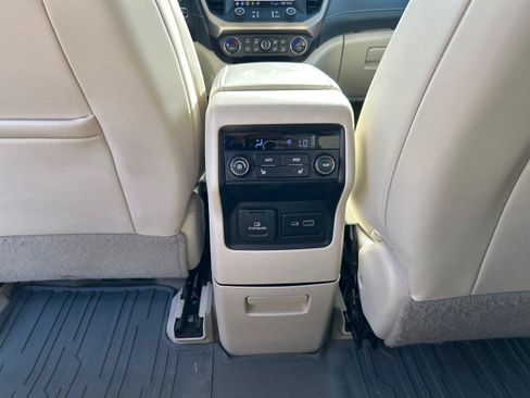 Used 2020 GMC Acadia Denali w/ Technology Package FWD image 38