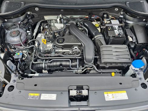 New 2025 Volkswagen Taos SEL image 15