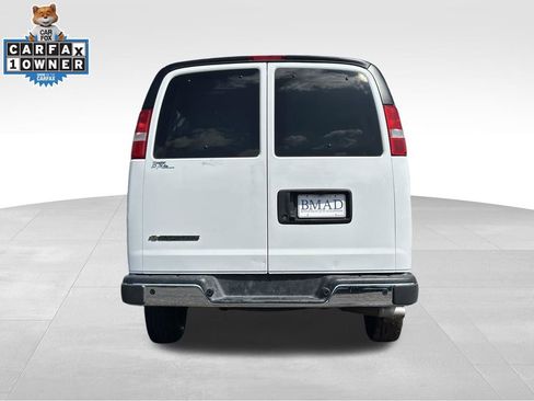 Used 2025 Chevrolet Express 3500 LT w/ LT Preferred Equipment Group RWD image 12