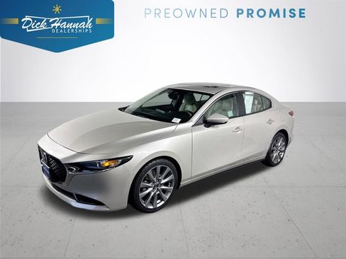 Used 2022 MAZDA MAZDA3 s FWD image 1