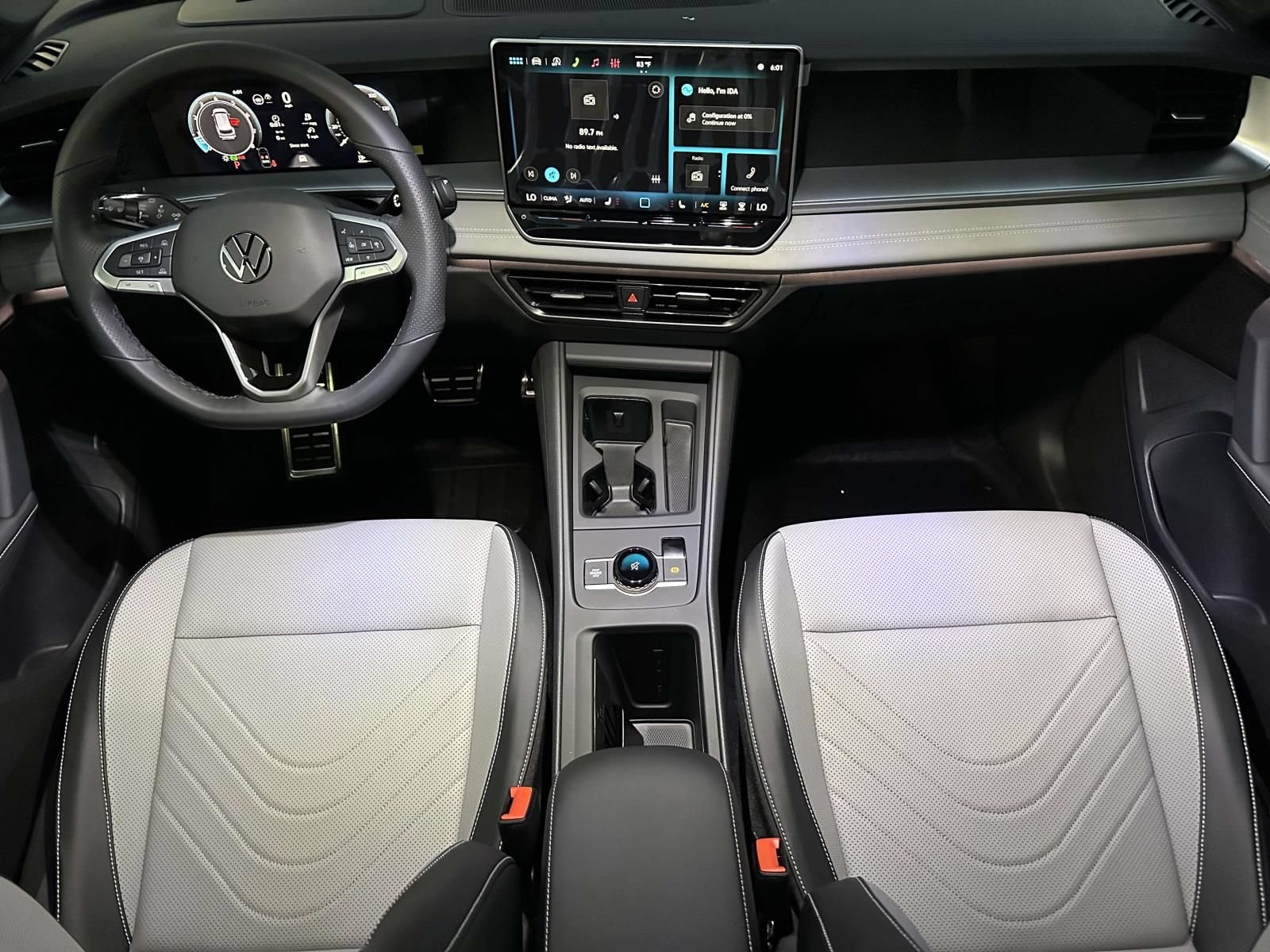 New 2026 Volkswagen Tiguan SE R-Line FWD image 11