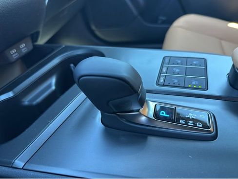 New 2026 Lexus UX 300h AWD image 32