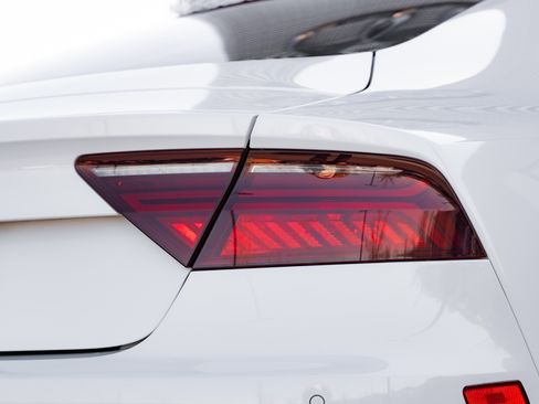 Used 2018 Audi S7 Prestige w/ Driver Assistance Package image 34