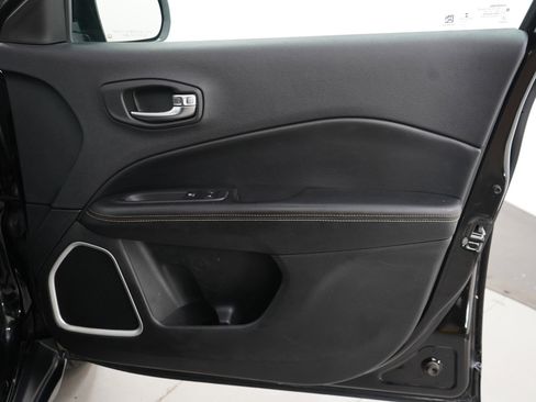 Used 2019 Jeep Compass Latitude w/ Popular Equipment Group image 11