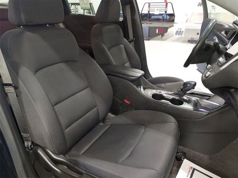 Used 2023 Chevrolet Malibu LT image 30