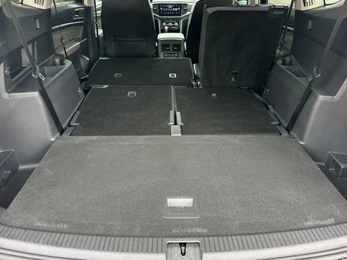 Used 2023 Volkswagen Atlas SE w/ Black Wheel Package FWD image 16
