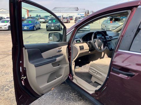 Used 2011 Honda Odyssey LX image 8