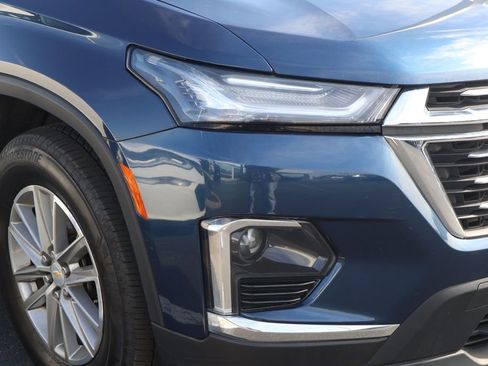 Used 2023 Chevrolet Traverse LT image 4
