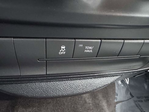 Used 2017 RAM 1500 Express image 33