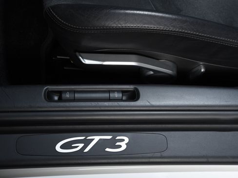 Used 2007 Porsche 911 GT3 RWD image 20