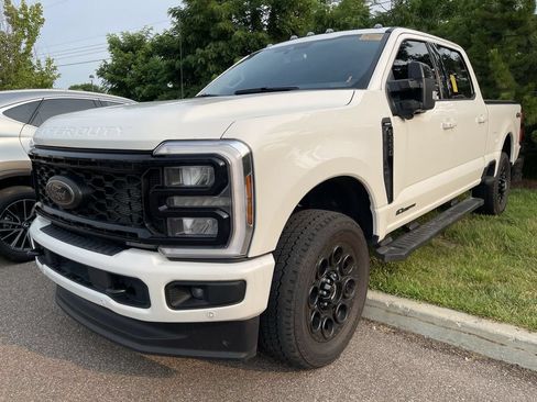 Certified 2025 Ford F250 Lariat w/ Lariat Ultimate Package AWD/4WD image 2