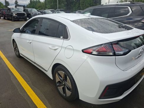 Used 2022 Hyundai Ioniq SEL FWD image 6