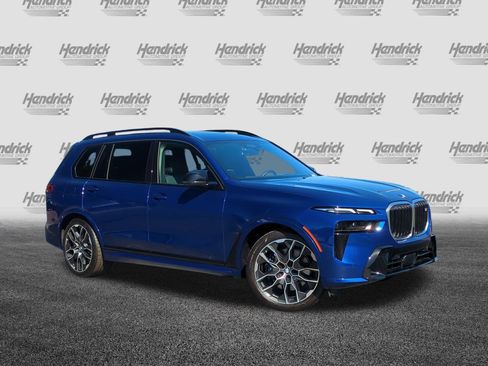 Used 2025 BMW X7 M60i image 2