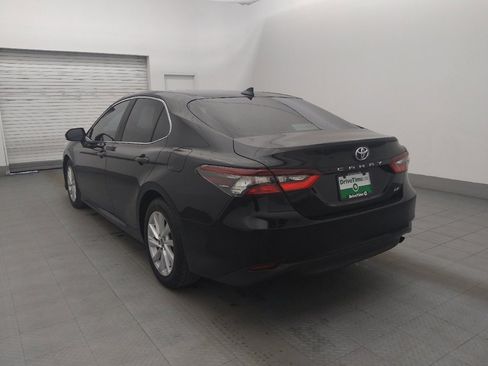 Used 2021 Toyota Camry LE image 5
