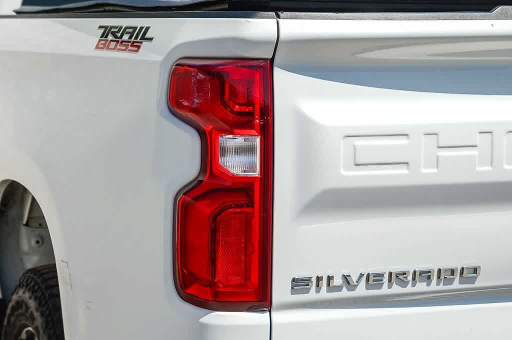Used 2022 Chevrolet Silverado 1500 LT Trail Boss AWD/4WD image 9