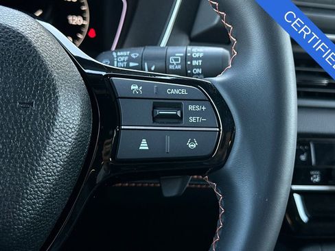 Certified 2025 Honda Pilot Sport image 28