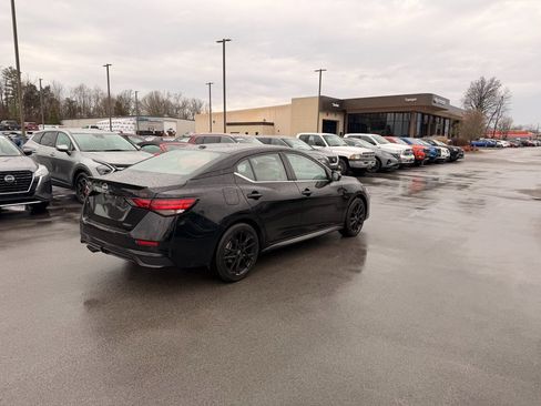 Used 2025 Nissan Sentra SR w/ Midnight Edition image 4