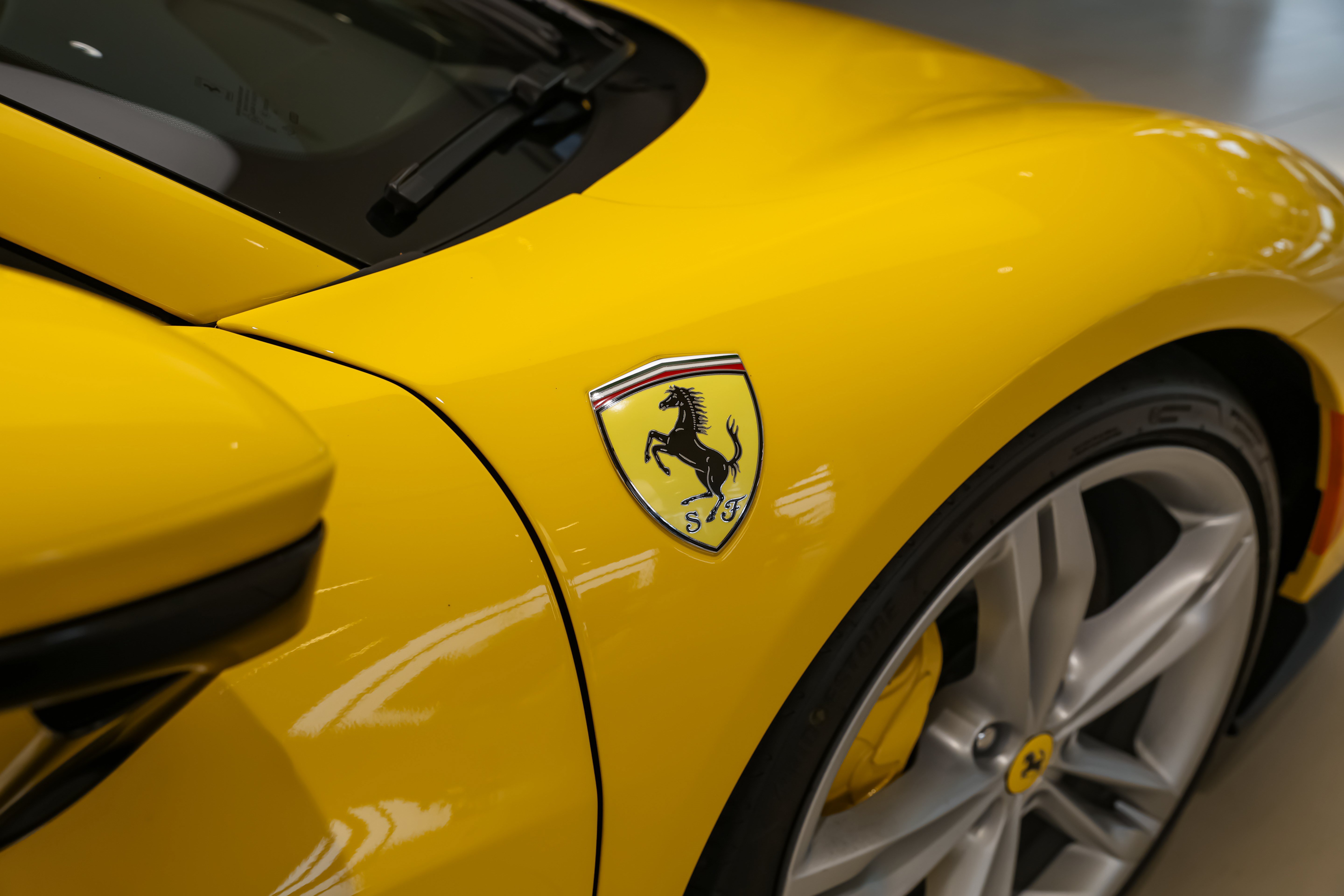 Used 2025 Ferrari 296 GTS RWD image 25