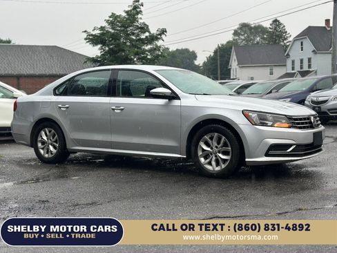 Used 2018 Volkswagen Passat 2.0T S w/ Driver Assistance Package FWD image 3