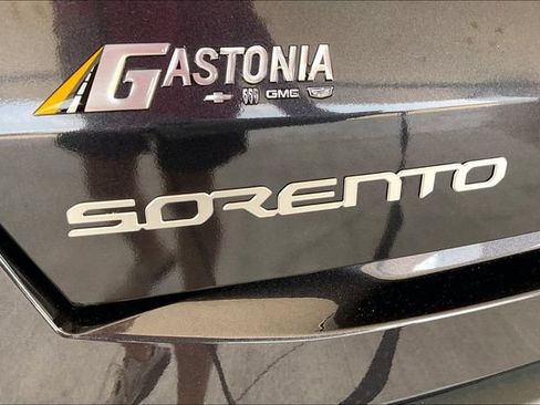 Used 2025 Kia Sorento LX FWD image 22