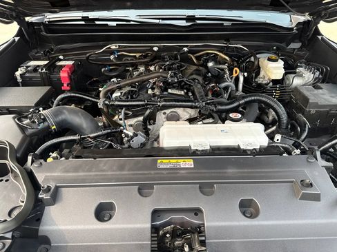 Used 2025 Toyota Tacoma SR5 AWD/4WD image 24