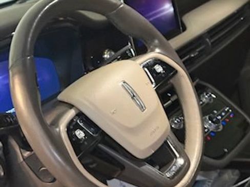 Used 2021 Lincoln Corsair Reserve FWD image 8
