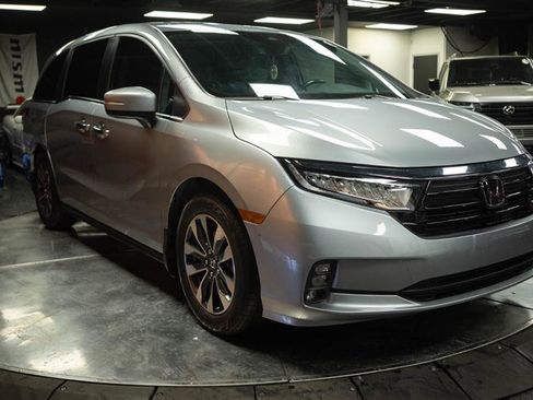 Used 2024 Honda Odyssey EX-L image 5