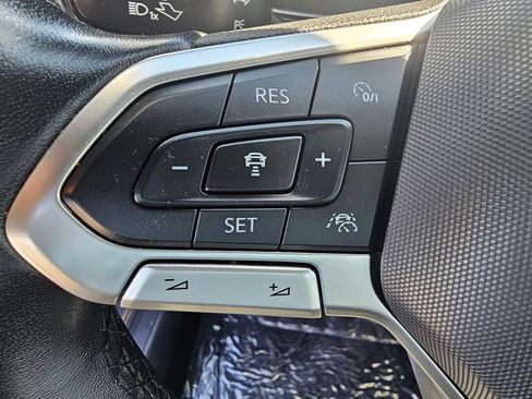 Used 2024 Volkswagen Jetta SE FWD image 25