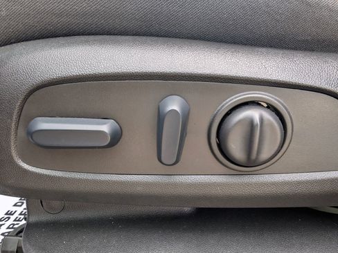 Used 2023 Chevrolet Equinox LT image 11