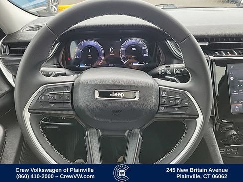 Used 2024 Jeep Grand Cherokee Laredo X AWD/4WD image 5