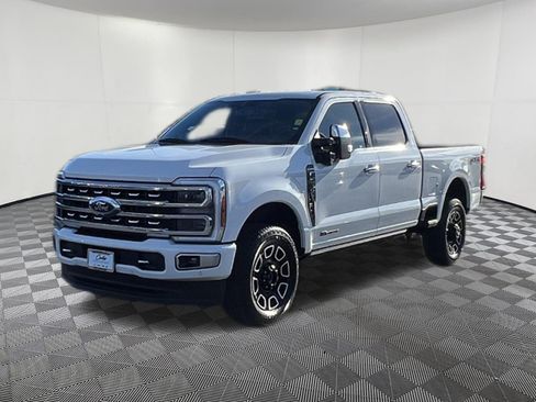 Used 2023 Ford F350 Platinum w/ FX4 Off-Road Package AWD/4WD image 3