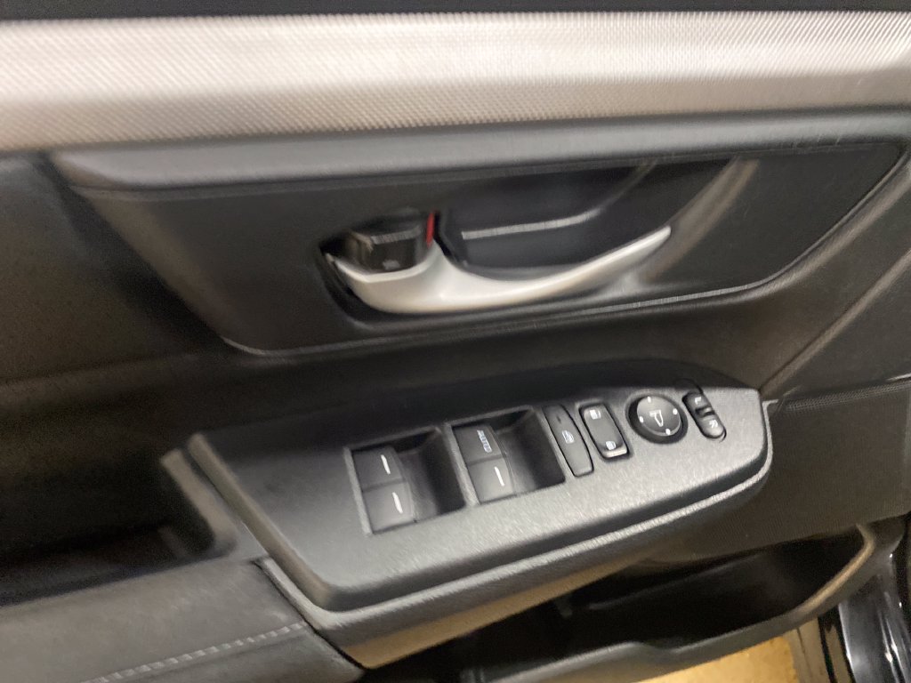 Used 2019 Honda CR-V LX image 9