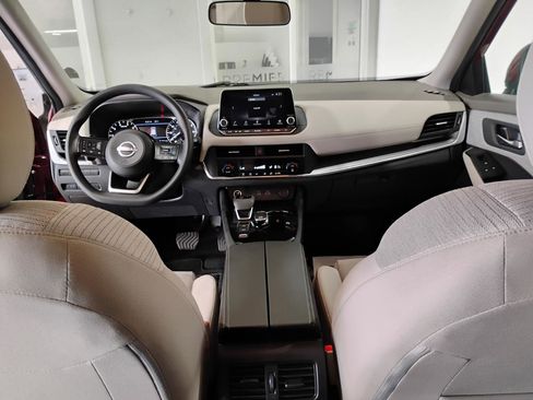 Used 2023 Nissan Rogue SV FWD image 59