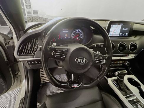 Used 2019 Kia Stinger GT1 image 11