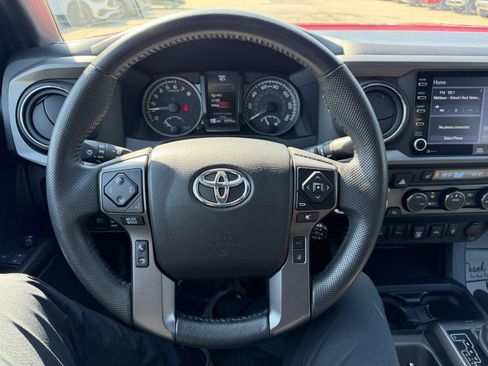 Used 2022 Toyota Tacoma TRD Off-Road w/ TRD Premium Off Road Package image 11