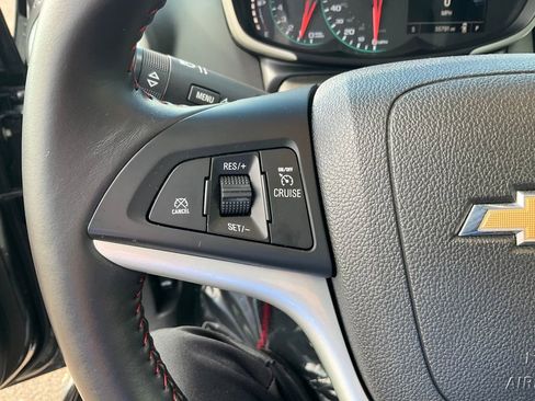 Used 2017 Chevrolet Sonic LT w/ Fun and Sun Package FWD image 6