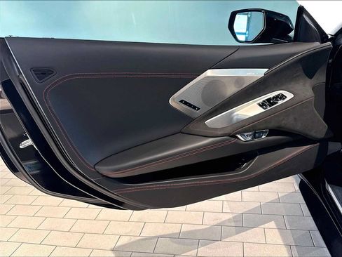 Used 2022 Chevrolet Corvette Stingray Premium Cpe w/ Z51 Performance Package RWD image 25