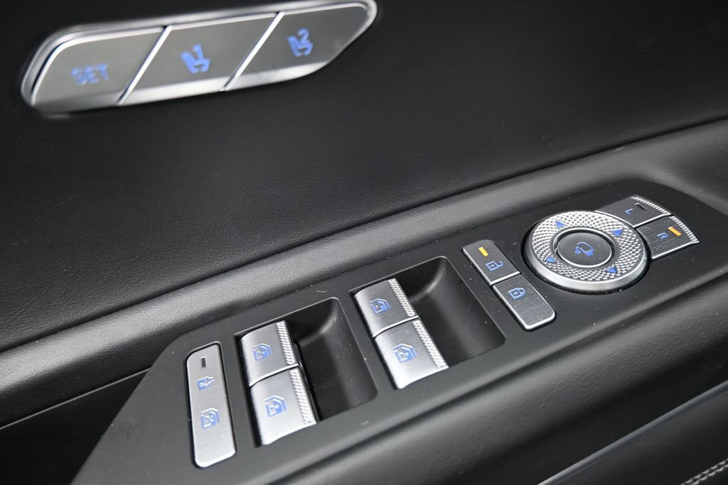 Used 2025 Genesis GV80 2.5T Standard AWD/4WD image 29