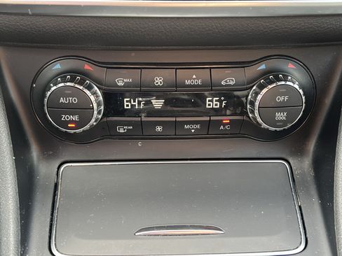 Used 2019 Mercedes-Benz GLA 250 4MATIC image 30