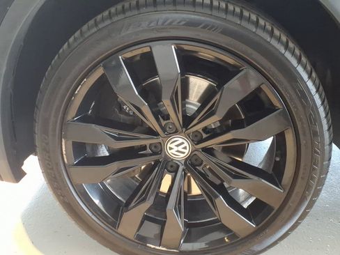 Used 2020 Volkswagen Tiguan SE R-Line AWD/4WD image 8
