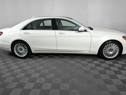Used 2018 Mercedes-Benz S 560 Sedan image 25