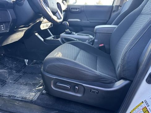 Used 2022 Toyota Tacoma SR5 w/ Trail Edition image 6