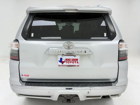 Used 2018 Toyota 4Runner Limited AWD/4WD image 19
