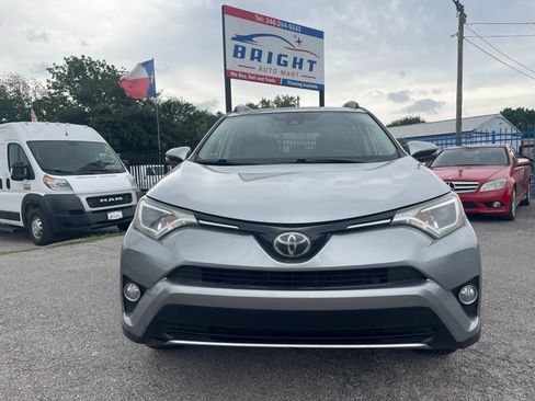 Used 2018 Toyota RAV4 XLE image 1