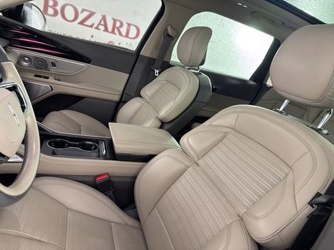 Used 2024 Lincoln Nautilus Reserve w/ Equipment Group 203A image 11