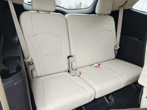 Used 2023 Buick Enclave Essence image 15