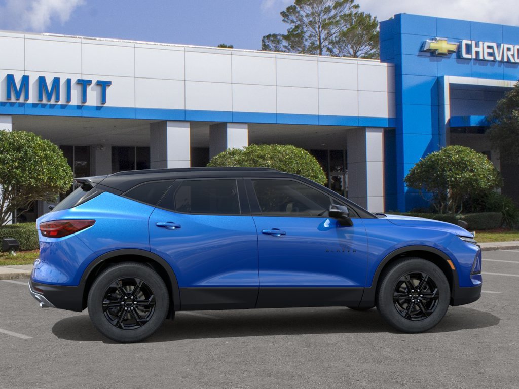 New 2026 Chevrolet Blazer LT w/ Midnight/Sport Edition FWD image 5