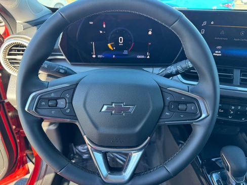 Used 2024 Chevrolet Trax ACTIV w/ Sunroof Package image 23