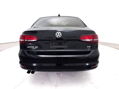 Used 2017 Volkswagen Jetta SE FWD image 14