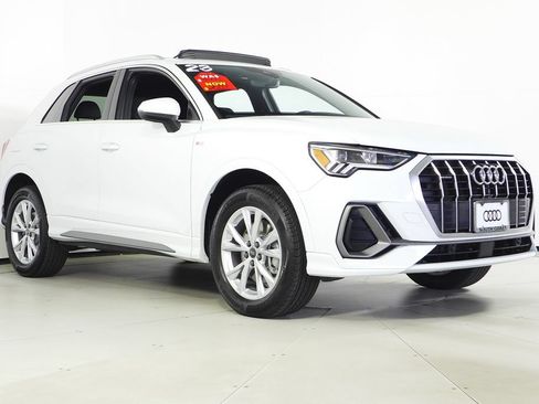 Used 2023 Audi Q3 2.0T Premium w/ Convenience Package AWD/4WD image 4
